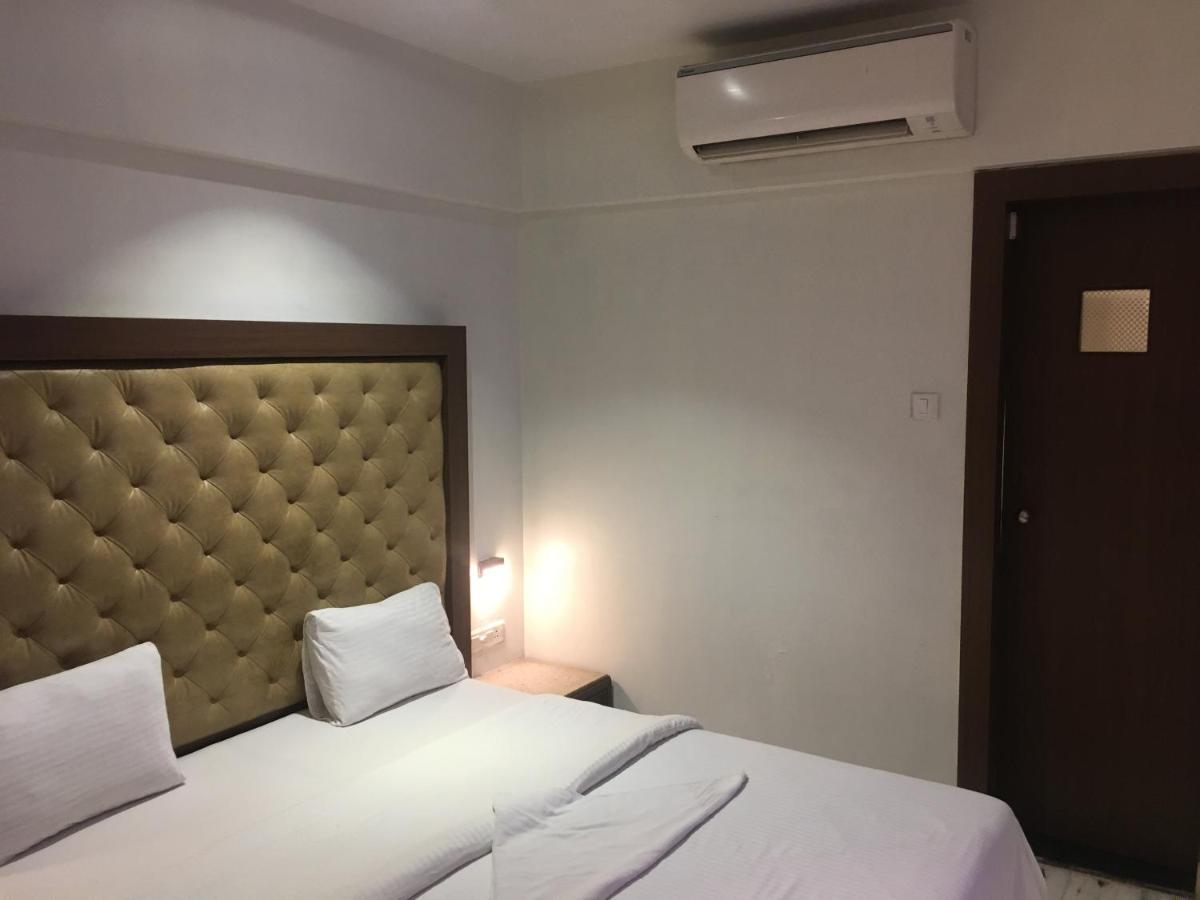 Pravasi Residency Villa ธาเน ภายนอก รูปภาพ