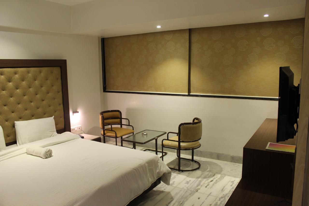 Pravasi Residency Villa ธาเน ภายนอก รูปภาพ